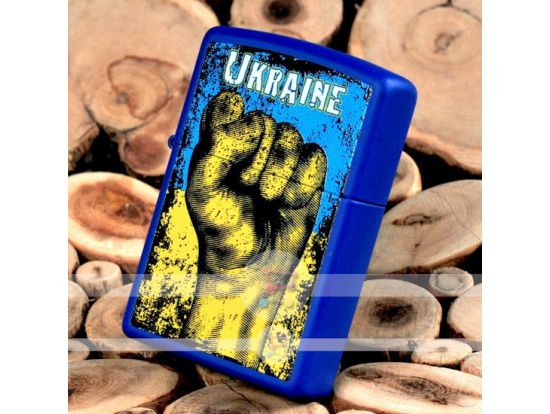 Зажигалка бензиновая Zippo UKRAINE FIST